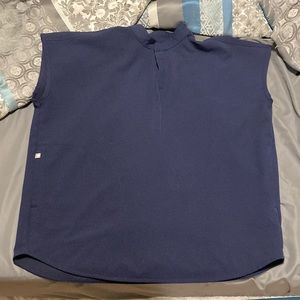 Brand new worn x2 Womens Figs small top in navy